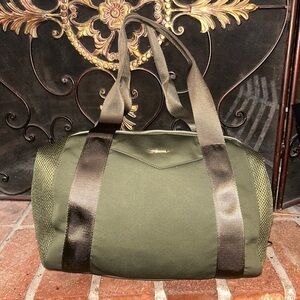 STELLA & DOT Crush It Army Green Nylon Neoprene Medium Duffle Bag